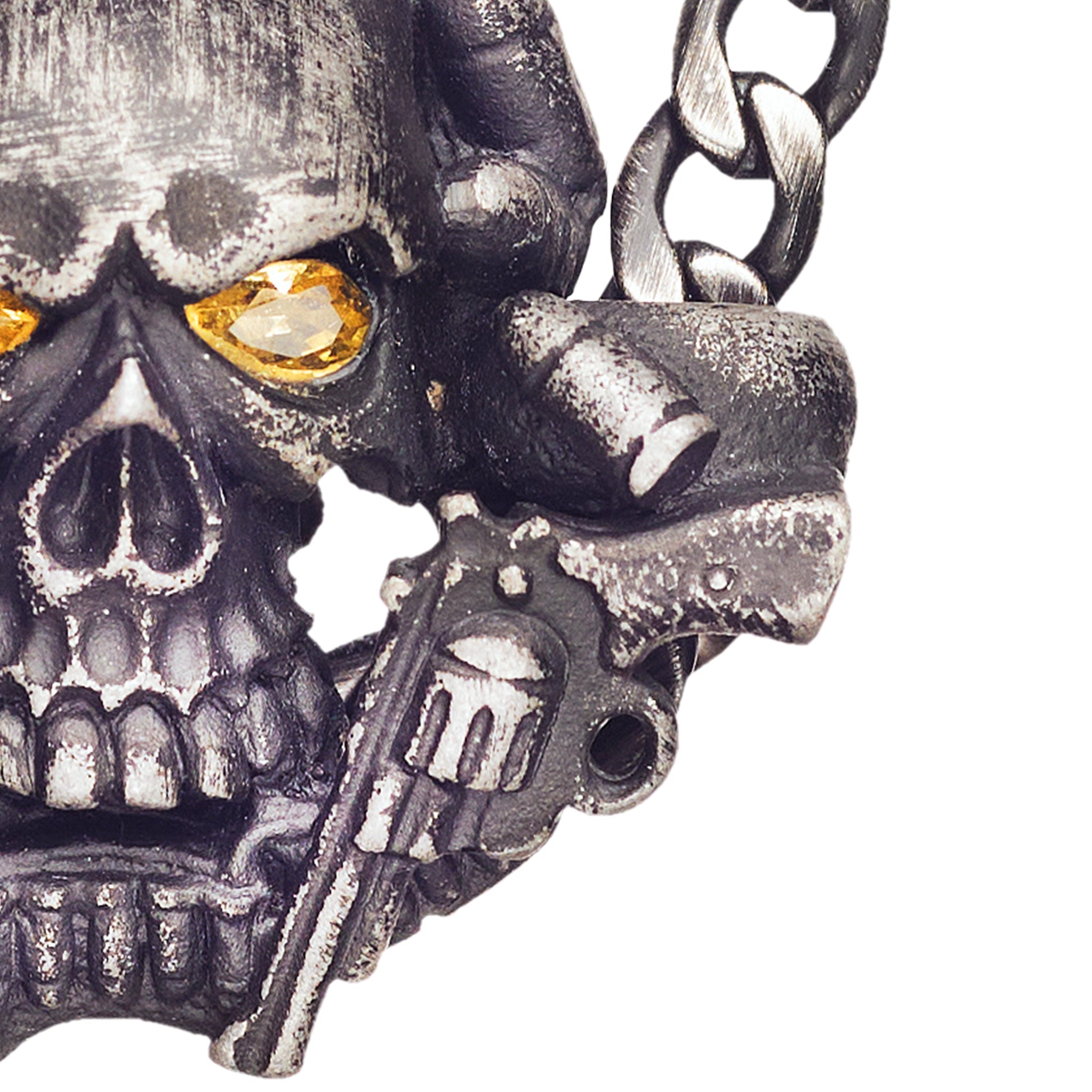 SKULL WITH PISTOLS